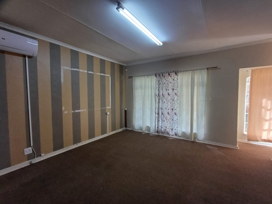 4 Bedroom Property for Sale in Flamwood North West